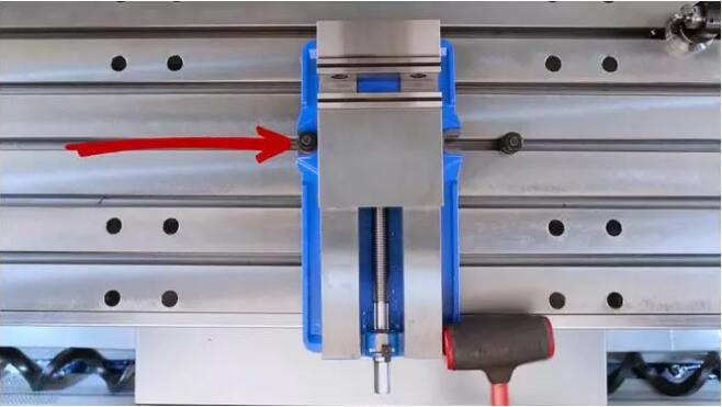 数控卧式铣床虎钳的安装